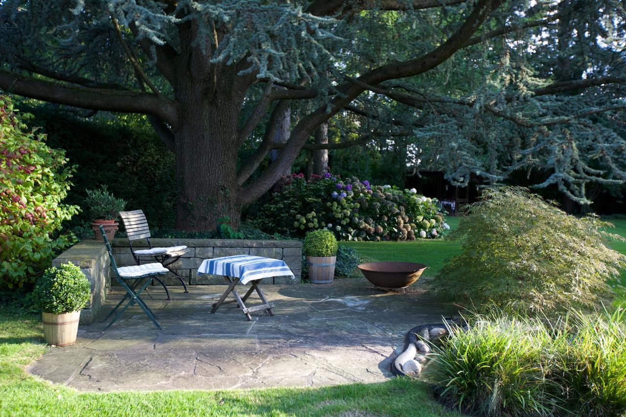 The Garden Guesthouse Bottmingen Exteriör bild